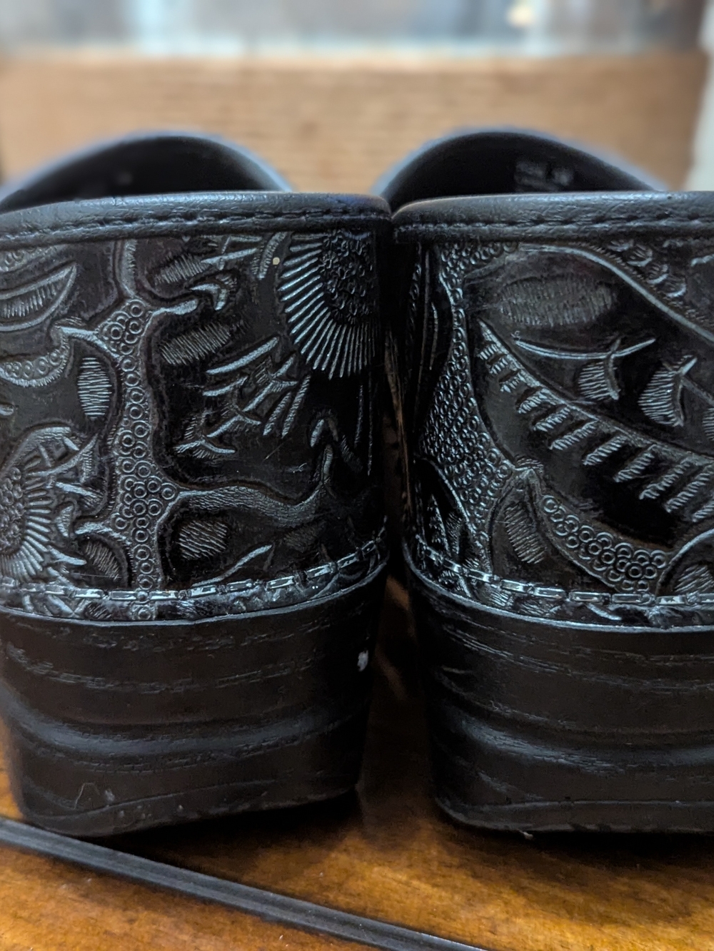 Dansko Professional Black Tooled Leather Floral Clogs Shoes EU 38 / US 7.5-8 - Picture 8 of 10